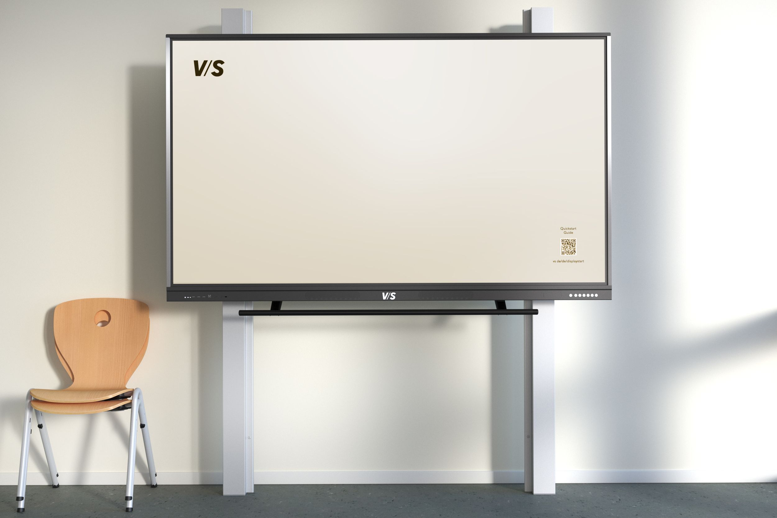 VS Display on a MediaPilon-GG mounting system with a counterweight—infinitely height-adjustable and powered by a battery—with a VS Jumper chair next to it.