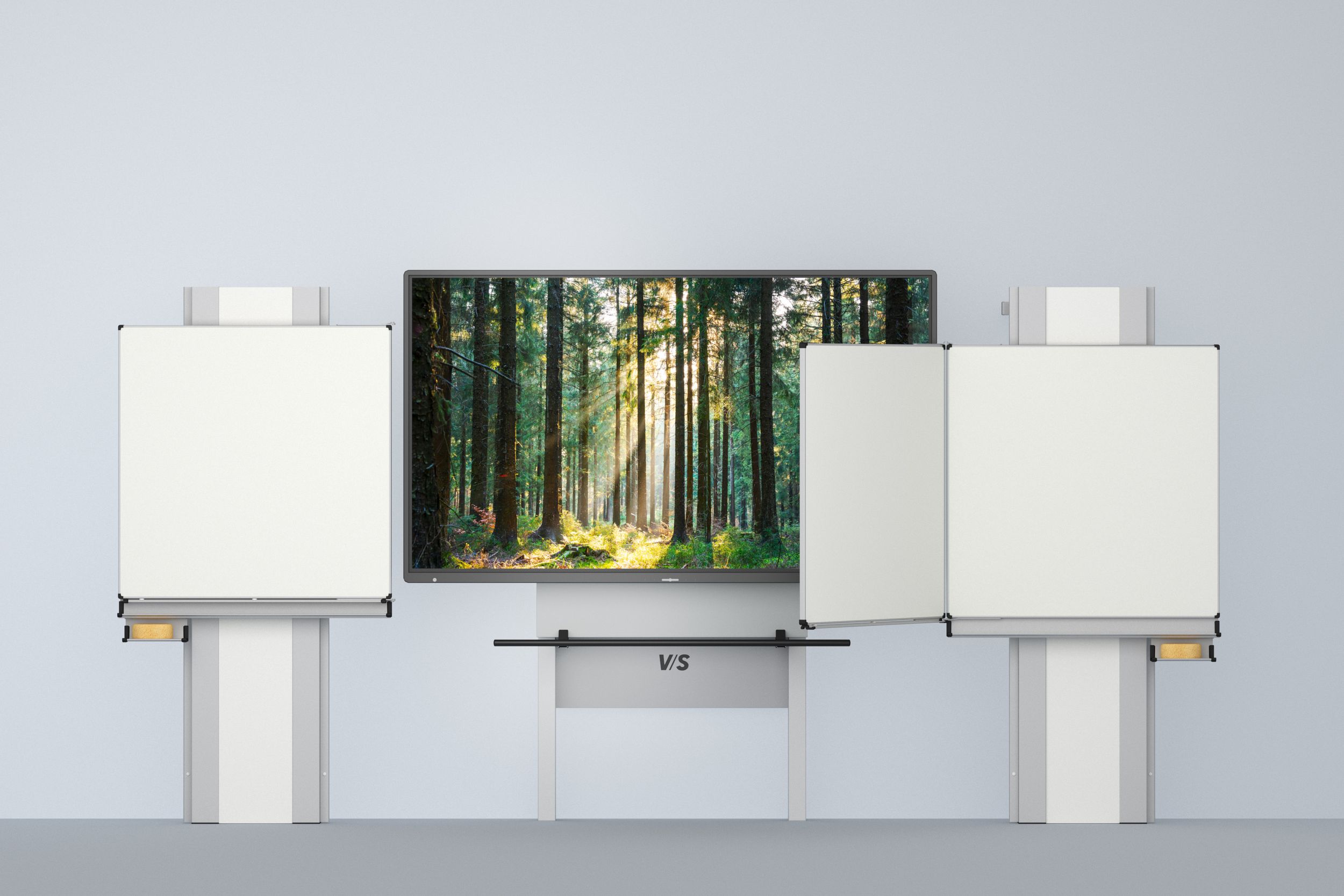 VS TopPilon Double-Pylon Folding Sliding Board with an interactive display in the center and foldable whiteboard surfaces—the perfect blend of analog and digital teaching.