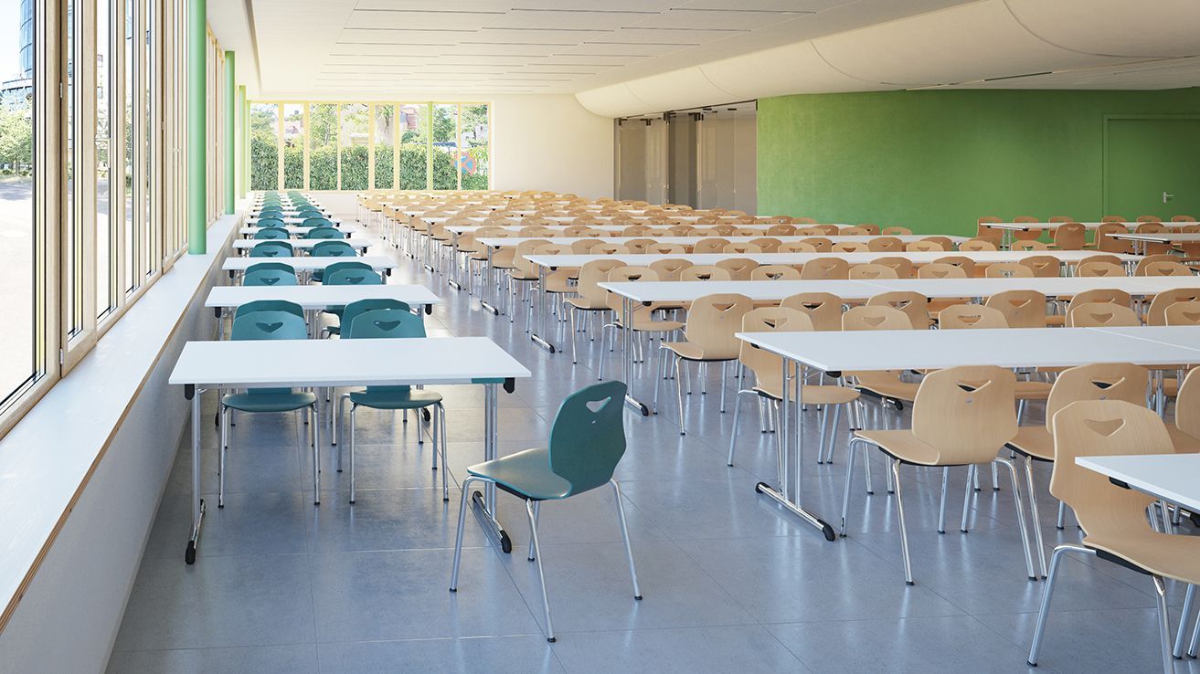 Une cantine avec des tables polyvalentes VS et des chaises JUMPER Ply Four