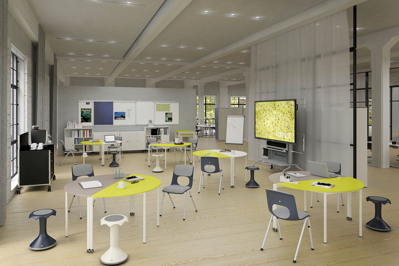 Specialized classroom with a makerspace atmosphere for group and project work in vocational education, featuring NF-Compass tables and Stakki stools from VS