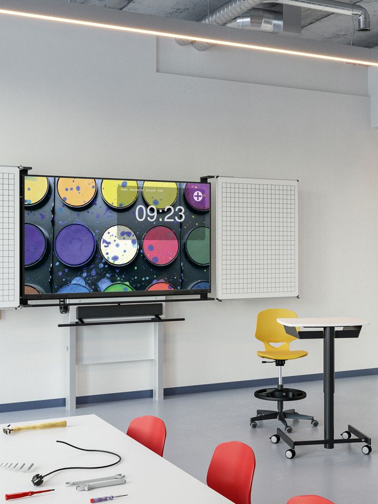 VS-Display im Werkraum Schule