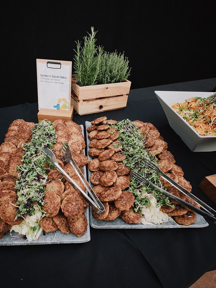 A delicious buffet provided excellent catering at the 125th anniversary celebration of VS.